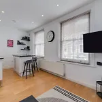 The Lipstick Palace - Fitzrovia - By Frankie Says