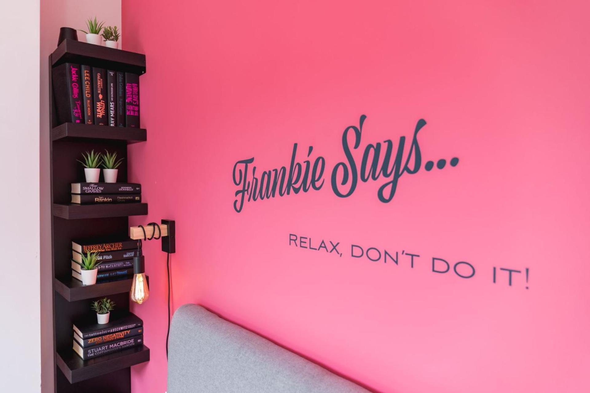 The Lipstick Palace - Fitzrovia - By Frankie Says Apartment