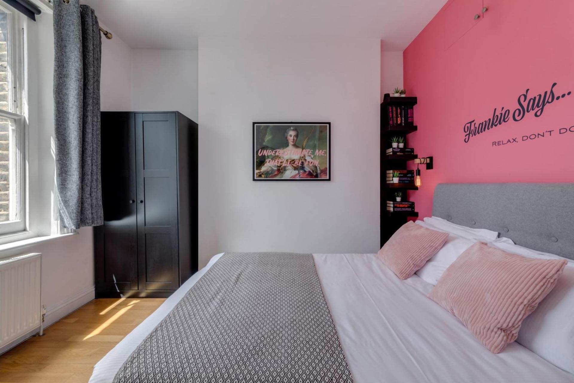 The Lipstick Palace - Fitzrovia - By Frankie Says Apartment London